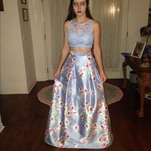 Blue floral Bee Darlin dress Size 1/2